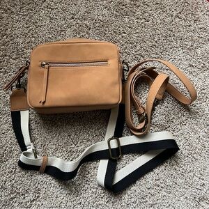 Universal thread camera bag